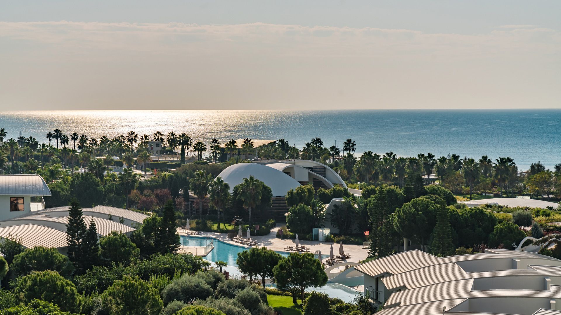 Otel havuz alanı